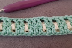 046-single-clustered-interwoven-row-2a-progress