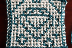 Diamond in regular garter mosaic knitting