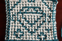 Diamond in regular garter mosaic knitting